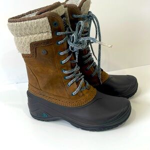 The North face women’s winter boots.